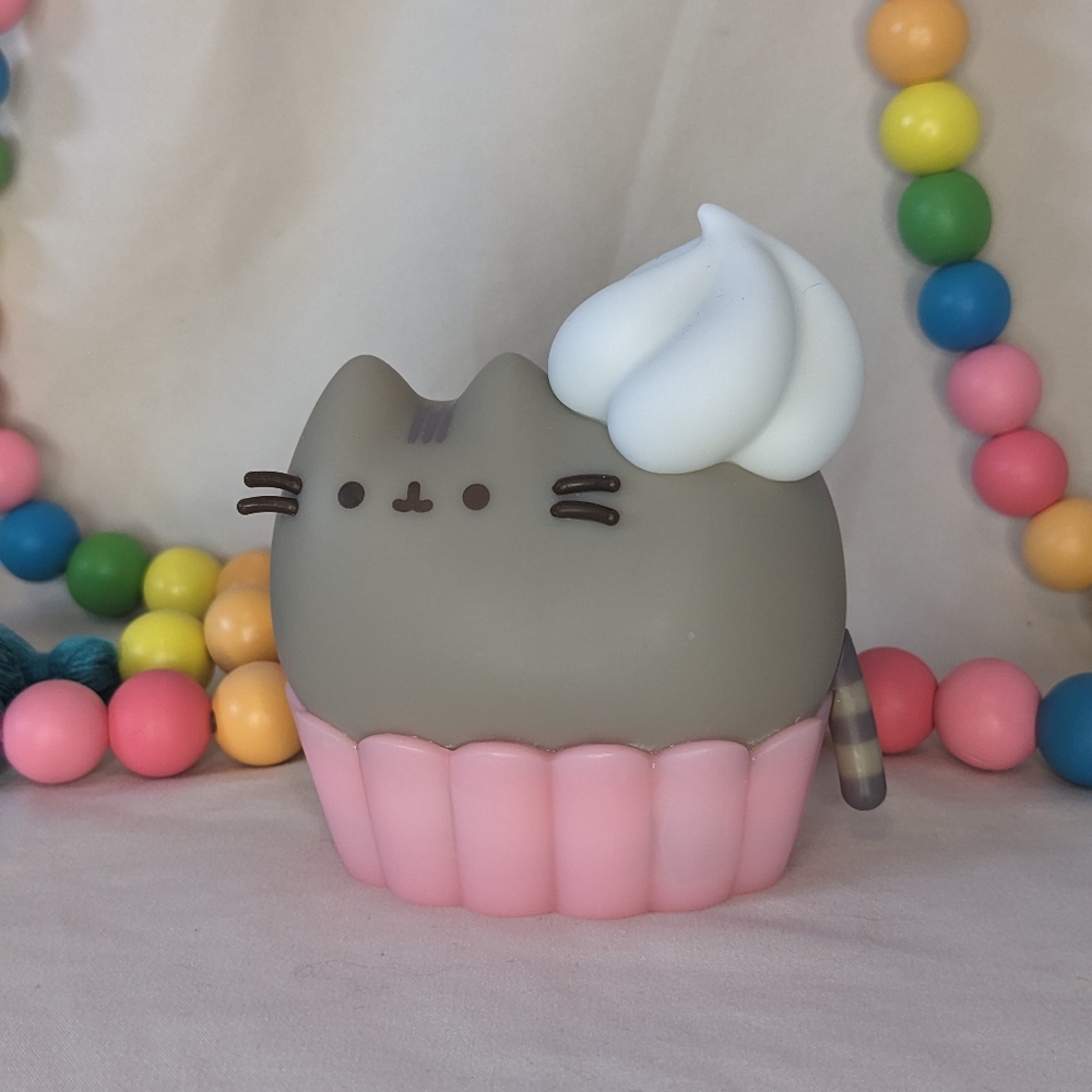 So Sweet- Pusheen Box Exclusive Vinyl Toy